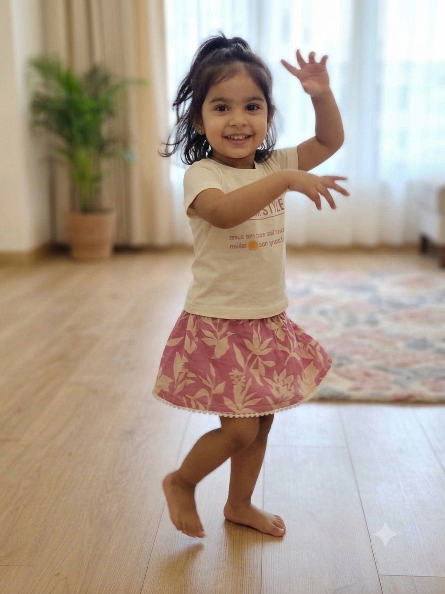 Toddler Girls 2-Piece Summer Outfit – Cream Graphic T-Shirt & Pink Floral Skort Set